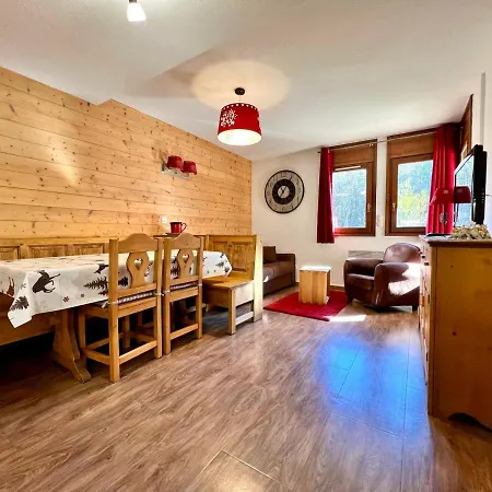 Apartment 6 Pers, Piscine, Parking, Pied Des Pistes, - Fr-1-505-88