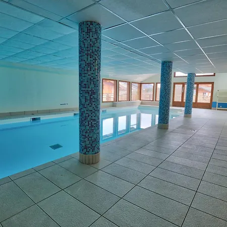 6 Pers, Piscine, Parking, Pied Des Pistes, - Fr-1-505-88 Flumet